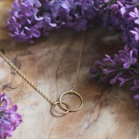 Collier anneaux entrelacés...