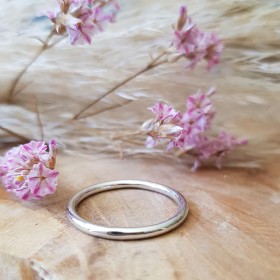 Bague fine lisse arrondie