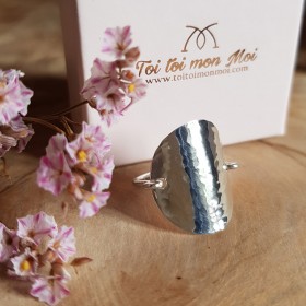 Bague médaille martelée